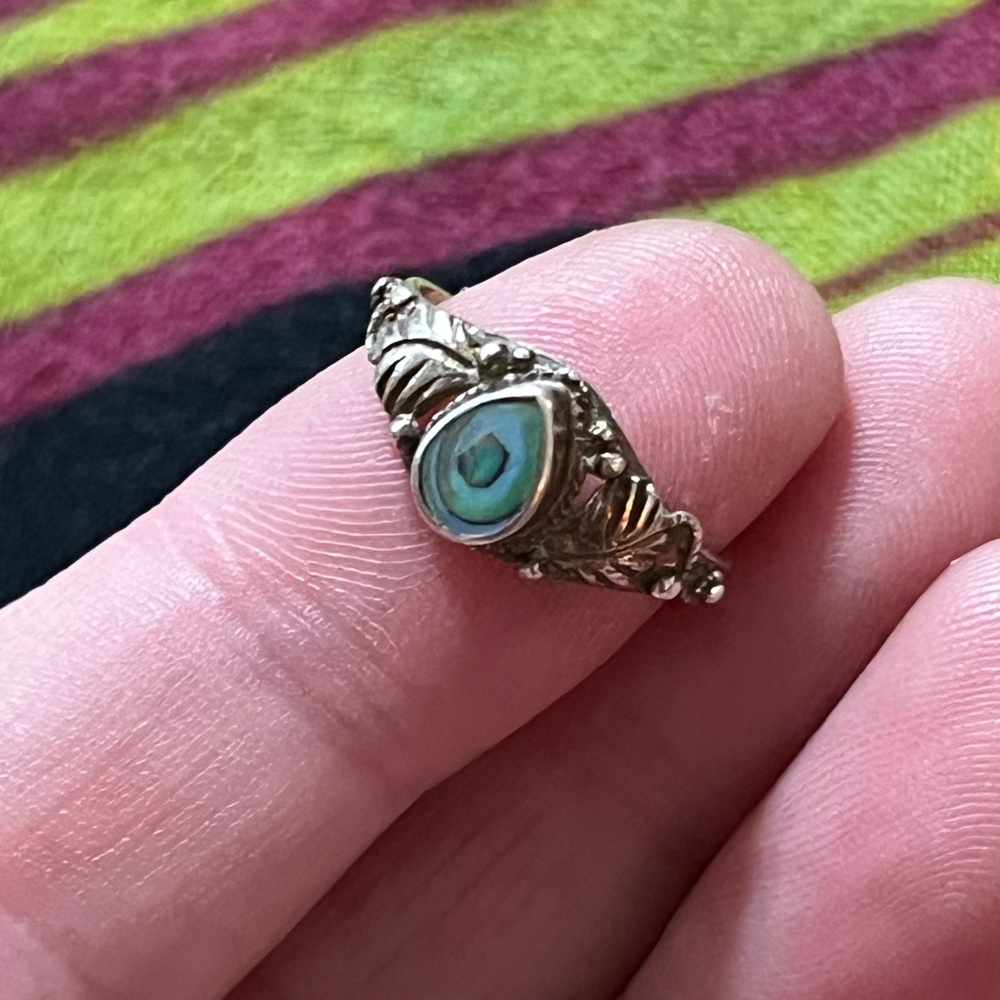 Vintage Southwestern Mother of Pearl Sterling Silver 925 Artisan Ring Size 3